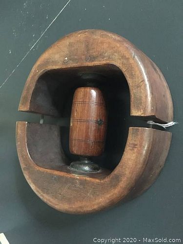 Lot #0010 (1 of 4)