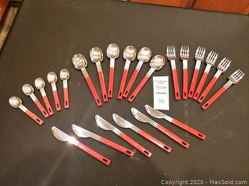 Lot #0008 (1 of 6)