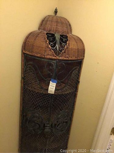 Lot #0037 (1 of 8)