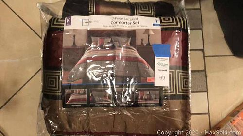 Lot #0069 (1 of 3)
