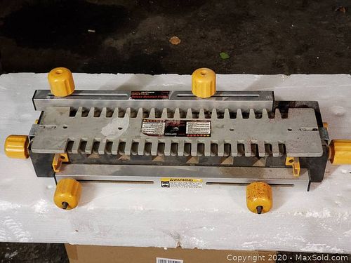 Lot #0147 (1 of 2)