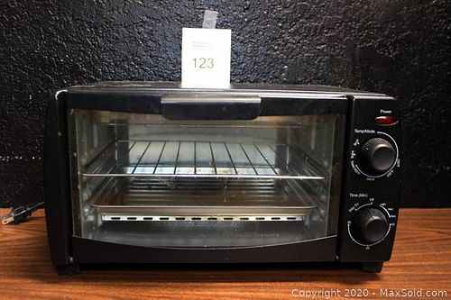 Lot #0123 (1 of 4)