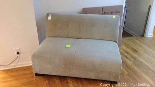 Lot #0426 (1 of 14)