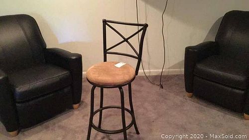 Lot #0470 (1 of 12)