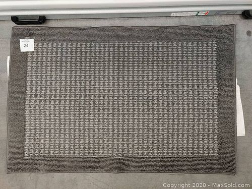 Lot #0024 (1 of 2)