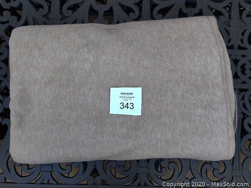 Lot #0343 (1 of 2)