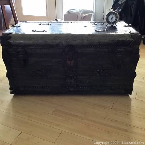 Lot #0256 (1 of 5)