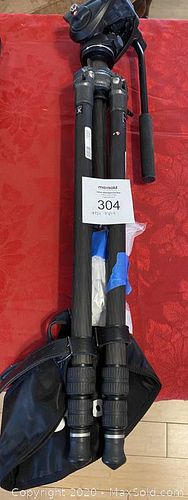 Lot #0304 (1 of 3)