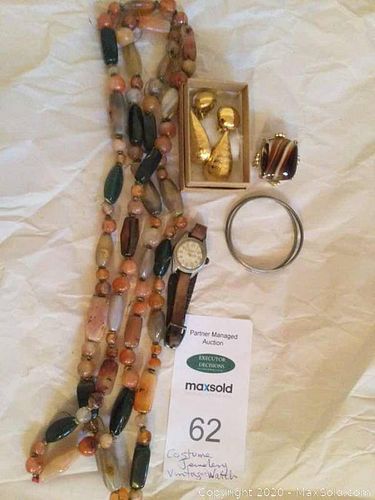 Lot #0062 (1 of 4)