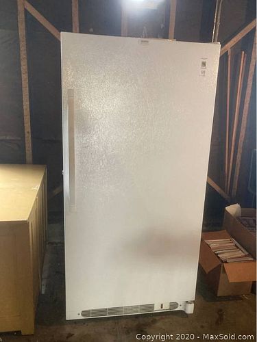 Lot #0098 (1 of 7)