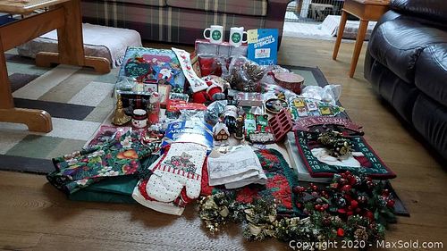 Lot #0061 (1 of 12)