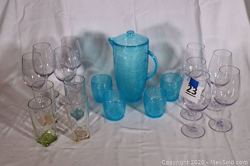Lot #0023 (1 of 4)