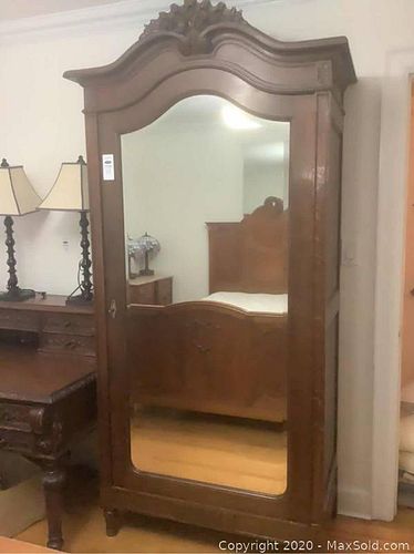 Lot #0017 (1 of 20)