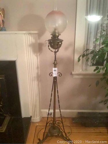 Lot #0083 (1 of 12)