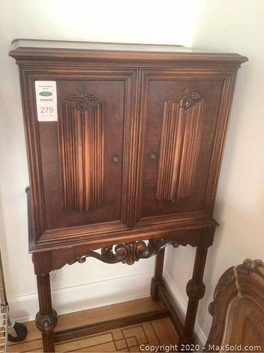 Lot #0279 (1 of 15)