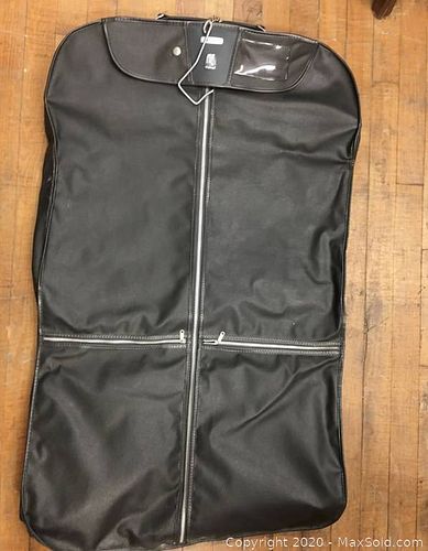 Lot #0106 (1 of 3)