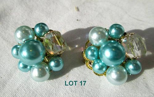 Lot #0017 (1 of 5)