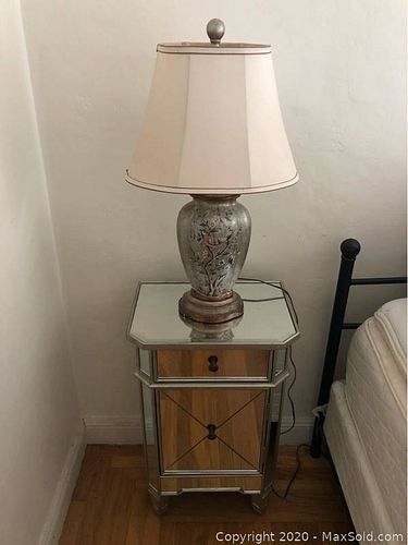 Lot #0009 (1 of 13)