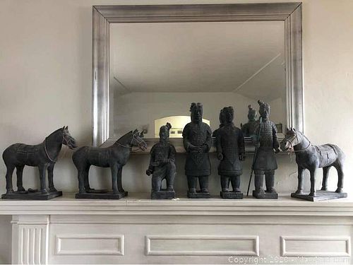 Lot #0146 (1 of 18)