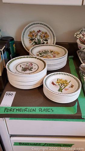 Lot #0590 (1 of 13)