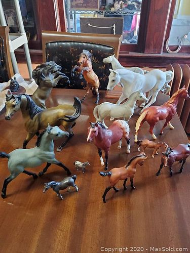 Lot #0019 (1 of 4)
