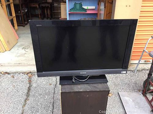 Lot #0018 (1 of 3)