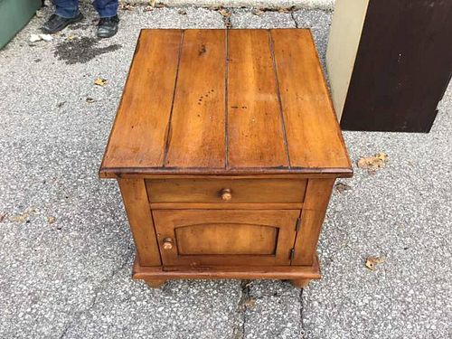 Lot #0019 (1 of 10)