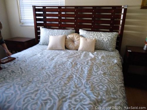 Lot #0500 (1 of 9)