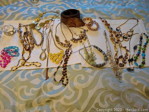 Lot #0504 (1 of 13)