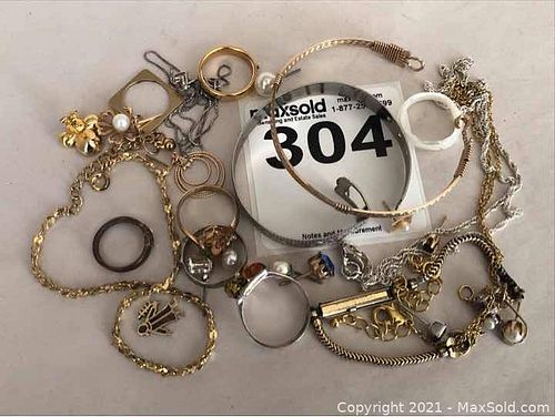 Lot #304 (1 of 4)