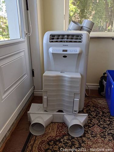 Portable Air Conditioner (1 of 4)