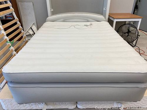 Queen Blow Up Mattress (1 of 5)