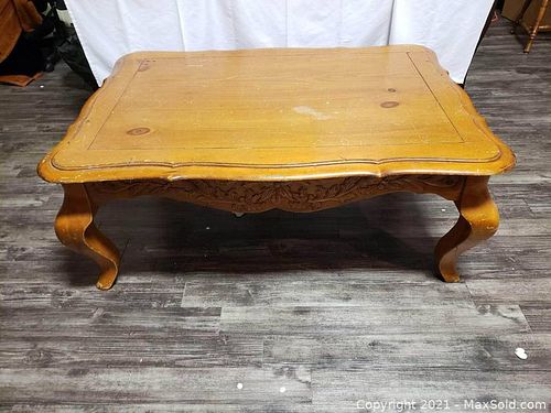 Coffee Table with Queen Anne Style Legs (1 of 4)