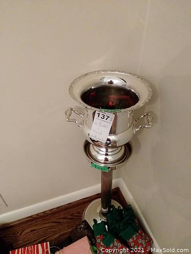 Lot #137 (1 of 5)