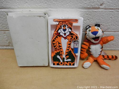 Lot #28 (1 of 8)