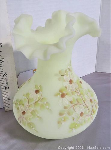 Rare Yellow Fenton signed Vintage Ruffle Vase 7" (1 of 6)