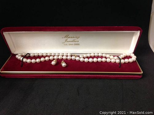 Pearl strand. 14K clasp. 14K pearl earrings (1 of 6)