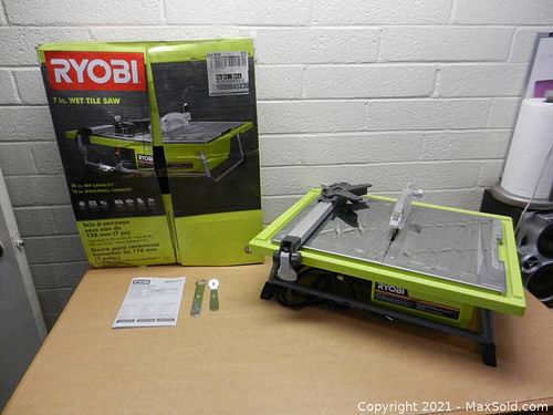 Ryobi 7in Wet Tile Saw 20 in RIP Capacity / 13 in Diagonal Capacity  (1 of 12)