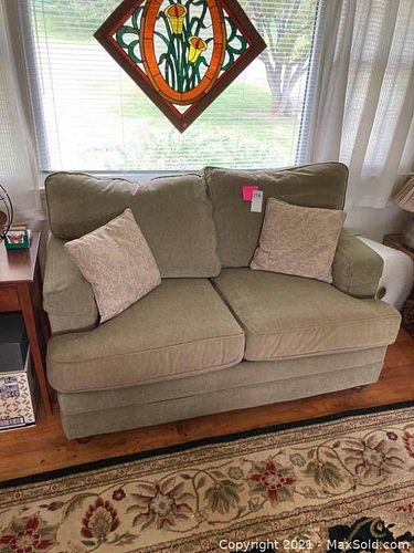 Lot #270 (1 of 9)