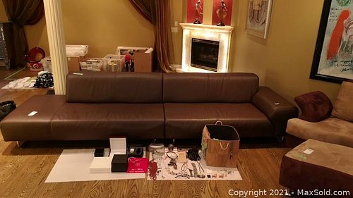 Sectional Couch D (1 of 9)
