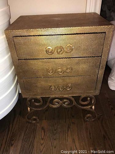 Side Tables C (1 of 8)