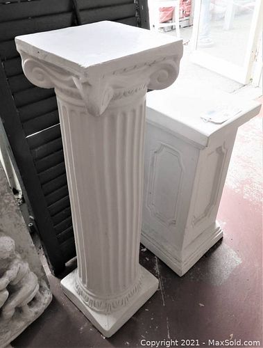 2 White Garden Column Pedestal Plant stands (1 of 6)