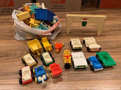 Vintage Fisher Price Accessories (1 of 5)