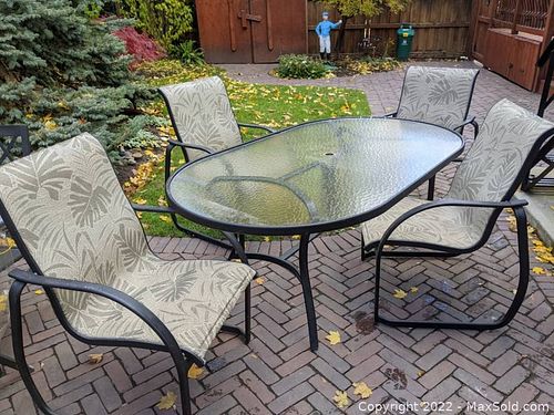 Patio Table And Chairs (1 of 4)