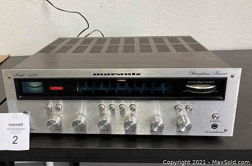 Vintage Marantz Stereo RECEIVER (1 of 9)