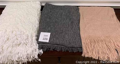 Lot #229 (1 of 4)
