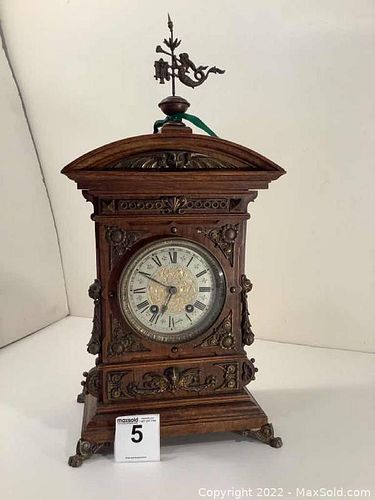Lenrkirch Mantle Clock With Key (1 of 15)