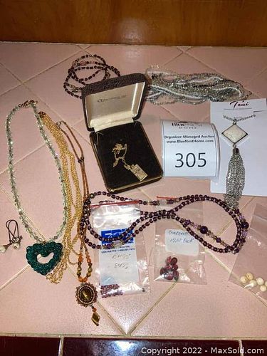 Lot #305 (1 of 10)