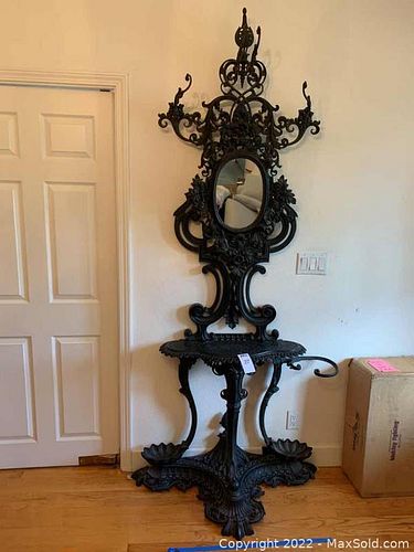 Victorian cast iron coat rack (1 of 14)