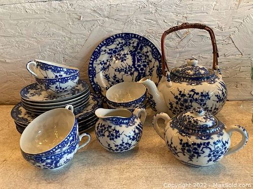 Vintage Fine Blue & White Chinese Dish Set (1 of 7)
